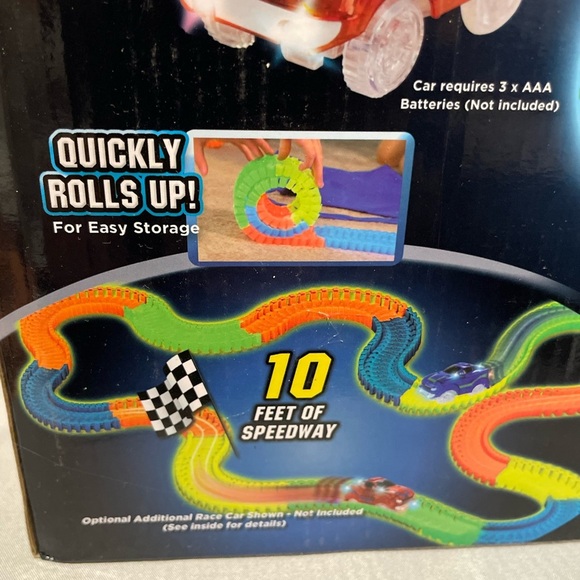 New As Seen On TV Magic Tracks Glow Set - Picture 9 of 11
